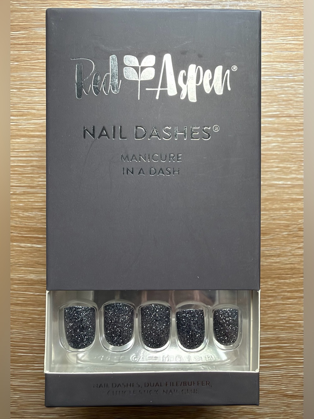 Red Aspen -Lights, Camera, Ashli - Press On Nails Kit - NEW! Short Square Silver
